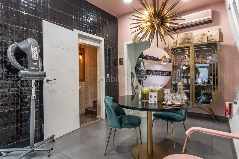Foto 672f7900-3a2a-4bfd-a19d-42bf627c3136. Local comercial local en rentabilidad en venta en calle de carlos arniches en Madrid