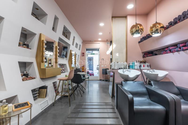 Foto 7e8d879d-3fe6-4b45-bfaf-bf98ff9d0827. Local comercial local en rentabilidad en venta en calle de carlos arniches en Madrid