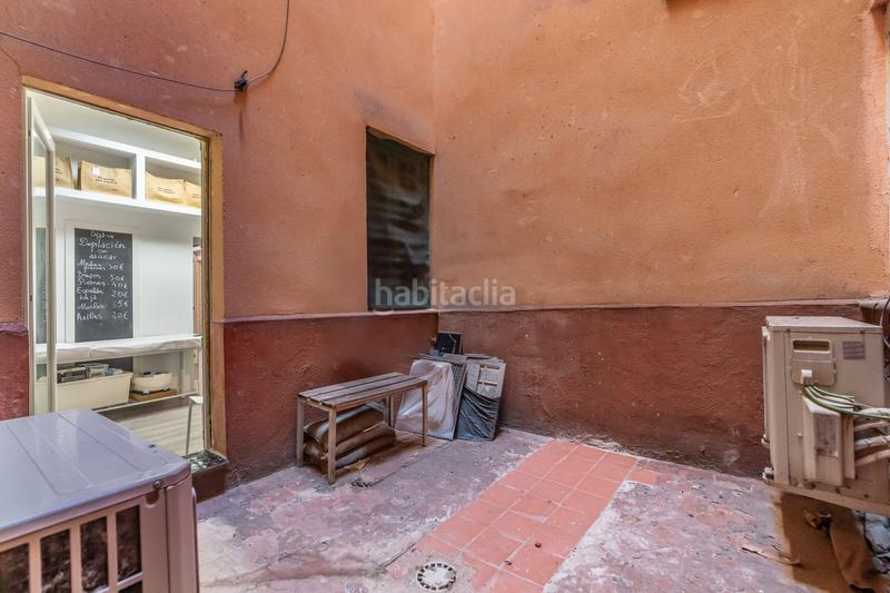 Foto d90d1296-d241-437c-9e8f-c9fd4a2027cb. Local comercial local en rentabilidad en venta en calle de carlos arniches en Madrid