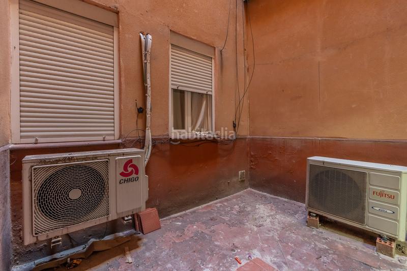 Foto f55e3c4e-99be-4f91-a96d-fe453867fdc3. Local comercial local en rentabilidad en venta en calle de carlos arniches en Madrid
