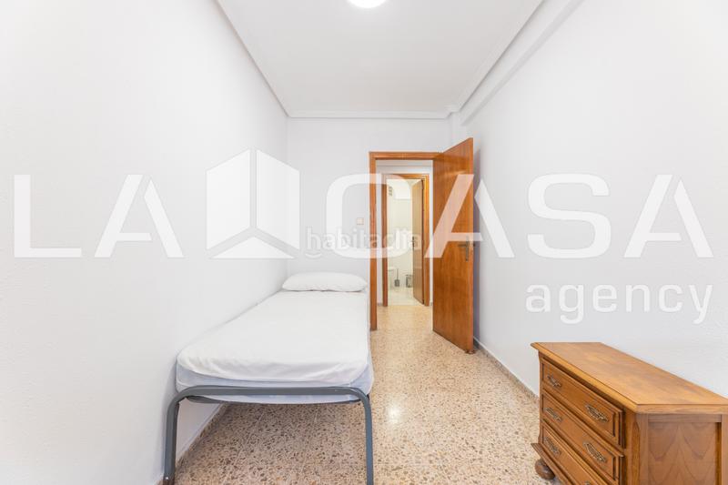 Foto d9b3d63a-9004-47f4-b446-a8ad81956dae. Piso en Aiora Valencia