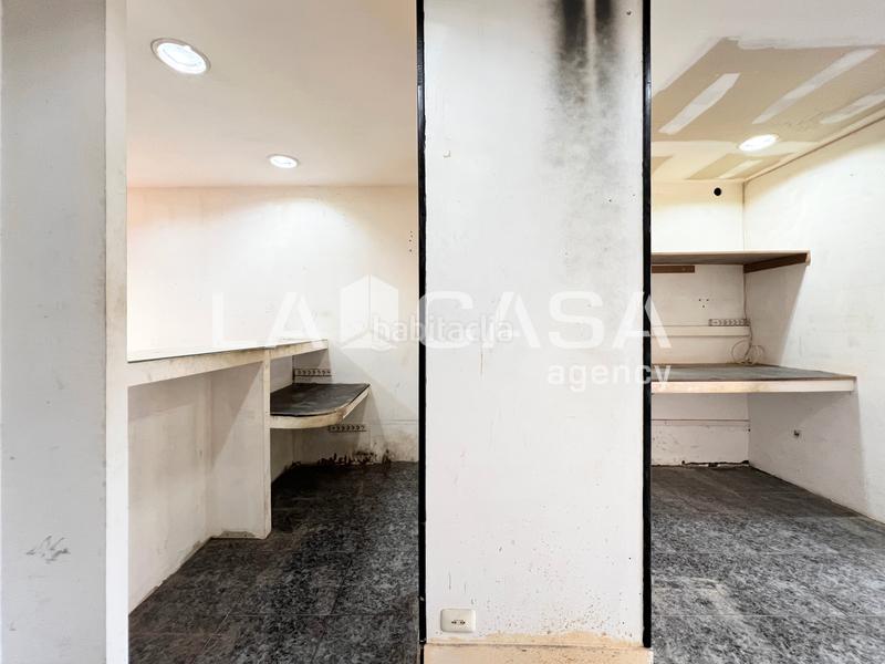 Foto 9300cd5b-b38a-4393-a851-f6ef4fdd002d. Local comercial  en venta en Llefià, .dispone de 60 m construidos y doble salida nortesur. ubicado en muy buena zona reside en Badalona