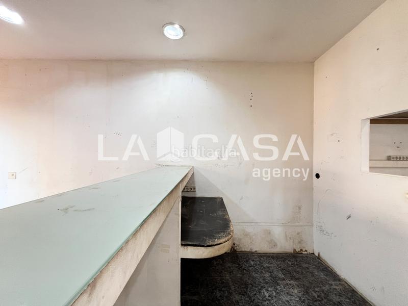 Foto fe5ae05e-5aae-4fdf-943c-7db924c25a5d. Local comercial  en venta en Llefià, .dispone de 60 m construidos y doble salida nortesur. ubicado en muy buena zona reside en Badalona