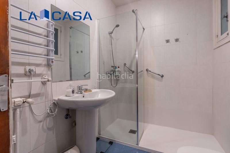 Foto 3cda83c4-e966-43f1-8b88-16a49e1c0d42. Piso  en venta en calle de cea bermúdez en Vallehermoso Madrid