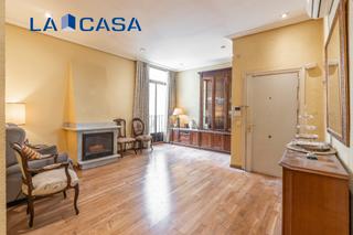 Pis a Cortes-Huertas. Piso en venta en calle de atocha