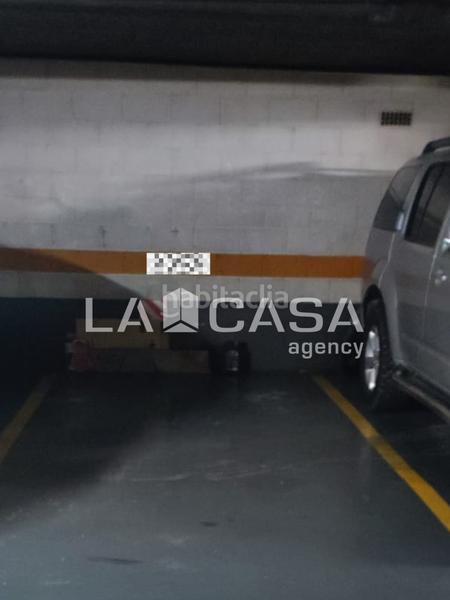 Foto 6c13ed17-c753-4e8b-8830-46153e39bef9. Parking voiture dans Llefià Badalona