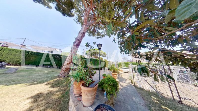 Foto 8cbacb5a-d95b-4ab3-af59-16021f883c57. Maison avec parking dans Premià de Dalt