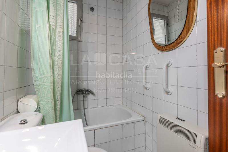 Foto 4a190fb7-4ba7-4c8a-94d5-a8ebbc7f03a7. Piso  en venta en calle de linneo en Imperial Madrid