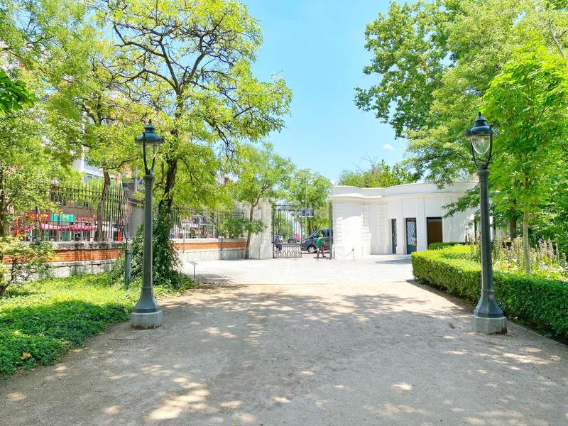 Foto c8311ddf-060b-4a6b-8f24-76321e288c70. Piso  en venta en calle clara campoamor en Puerta Bonita Madrid