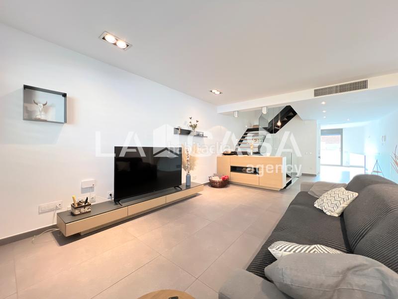 Foto e7d99dde-db79-400a-b81c-a3d7a22a832f. Maison avec chauffage parking piscine dans Progrés - Pep Ventura Badalona