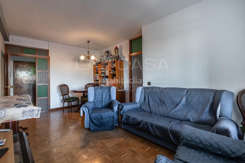 Foto 5f30f17f-69a7-49a2-9a67-5aea3d8272c8. Appartamento con riscaldamento in Lucero Madrid