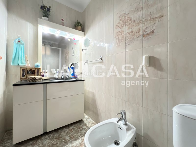 Foto 1891ec58-d10d-4323-90aa-9df67f914dbb. Piso oportunidad en el barrio! piso amplio con 3 habitaciones doblesfinca con ascensor en Badalona