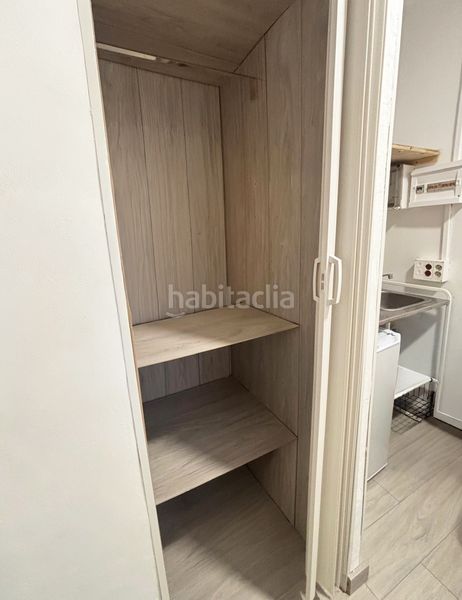Foto 2a9bc689-add9-4a81-8123-9cd35f3b3160. Local comercial a Raval Barcelona