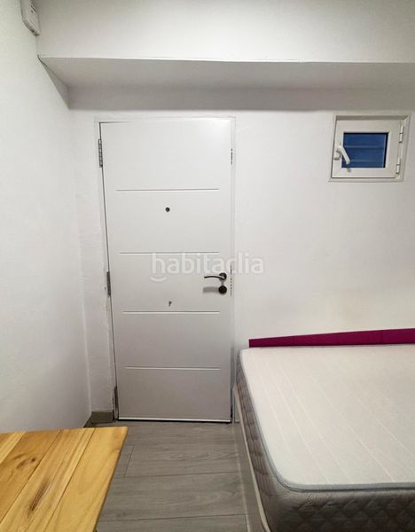 Foto ed73ccb2-9123-4576-b6c1-1d0983dc8a66. Local comercial a Raval Barcelona