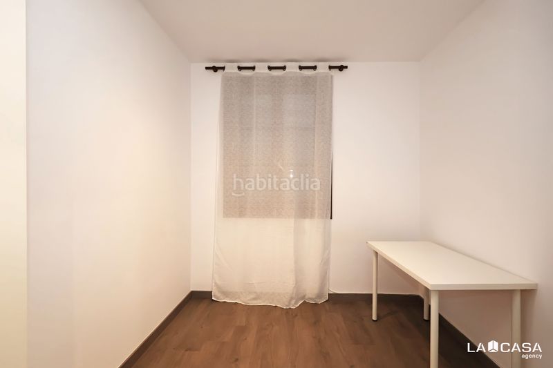 Foto dbdedd38-1a4f-4509-a6a7-0a2c6efebd5b. Pis a Sant Antoni Barcelona