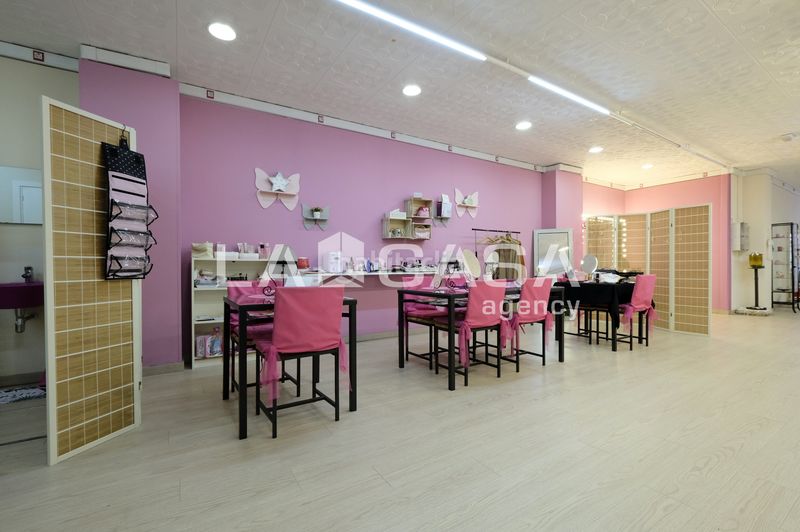 Foto 0578a1d9-aa76-4fd4-8439-0369fd078954. Local comercial a Porta Barcelona