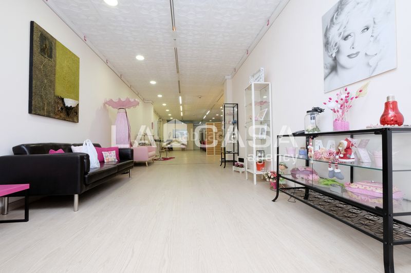 Foto 49c266de-e517-473a-a15b-24022c4f07ef. Local comercial a Porta Barcelona