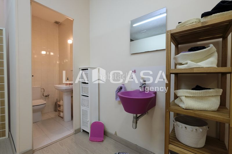 Foto a9d3e53f-0a8c-44b1-a1df-06f23324c09f. Local comercial a Porta Barcelona