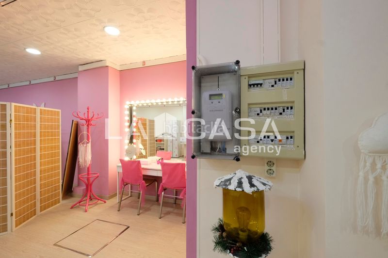 Foto fc05ad44-3e36-41e4-8547-4b962362d9f7. Local comercial a Porta Barcelona