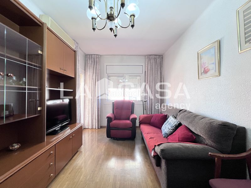 Foto 55a89583-ff3d-43f5-ac6e-1af43368fd1b. Pis a Llefià Badalona