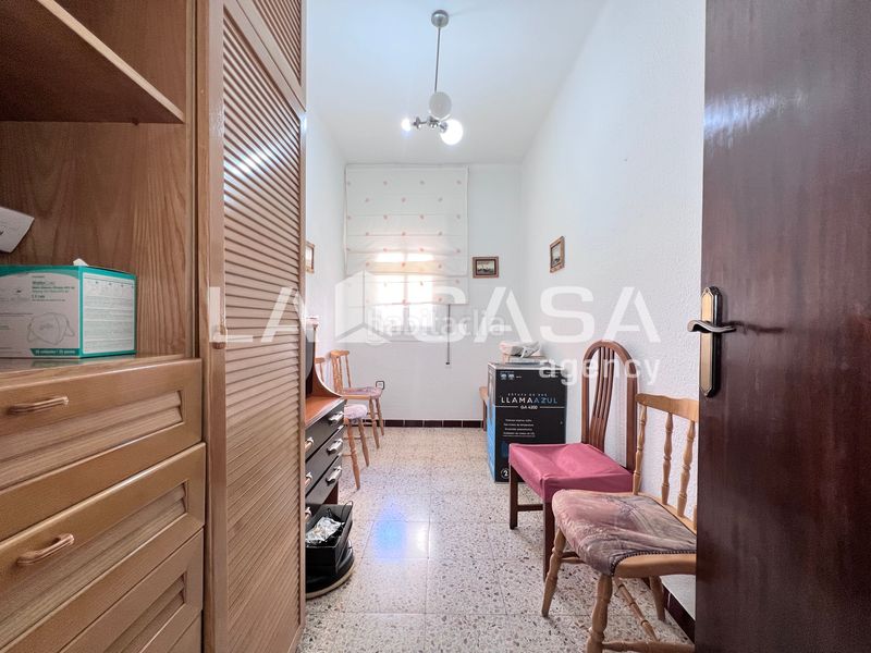 Foto ae0914b0-7e70-496b-b64e-5fb9d7029482. Pis a Llefià Badalona