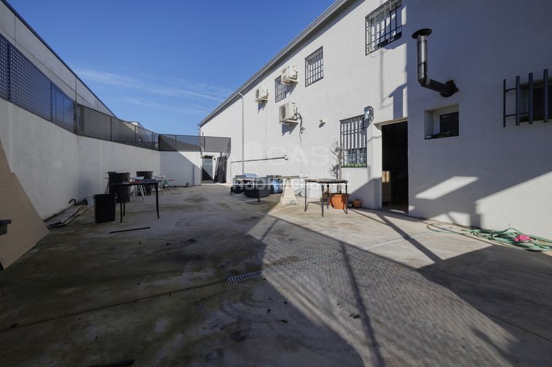 Foto 0c9724b5-be59-4bc8-8e62-a1a8dc86bf08. Industrial building in Viso de San Juan (El)