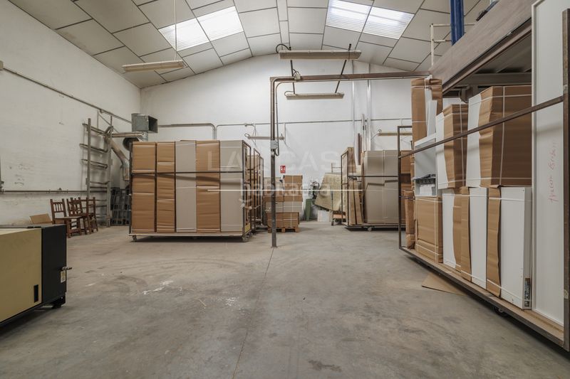 Foto beb0b7e0-4da6-4d2e-ac78-e8fe587c648d. Industrial building in Viso de San Juan (El)