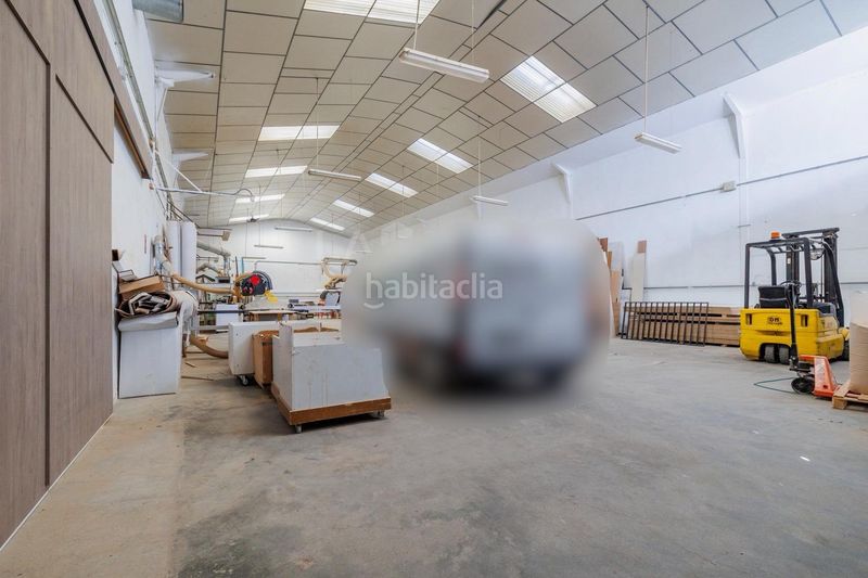 Foto d21791cf-5e82-4f2e-b230-9d06b3bd3204. Industrial building in Viso de San Juan (El)