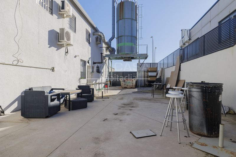 Foto e73f54f6-d3f7-46d4-a288-91c465a43ee6. Industrial building in Viso de San Juan (El)