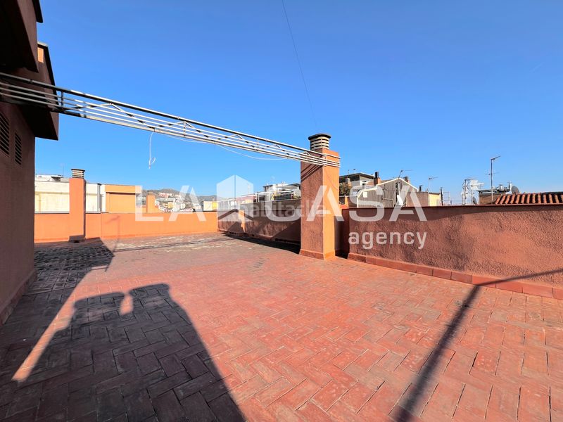 Foto c9b55a3b-6ba8-44eb-aa0b-2cc1c6627dfe. Pis a Trinitat Vella Barcelona