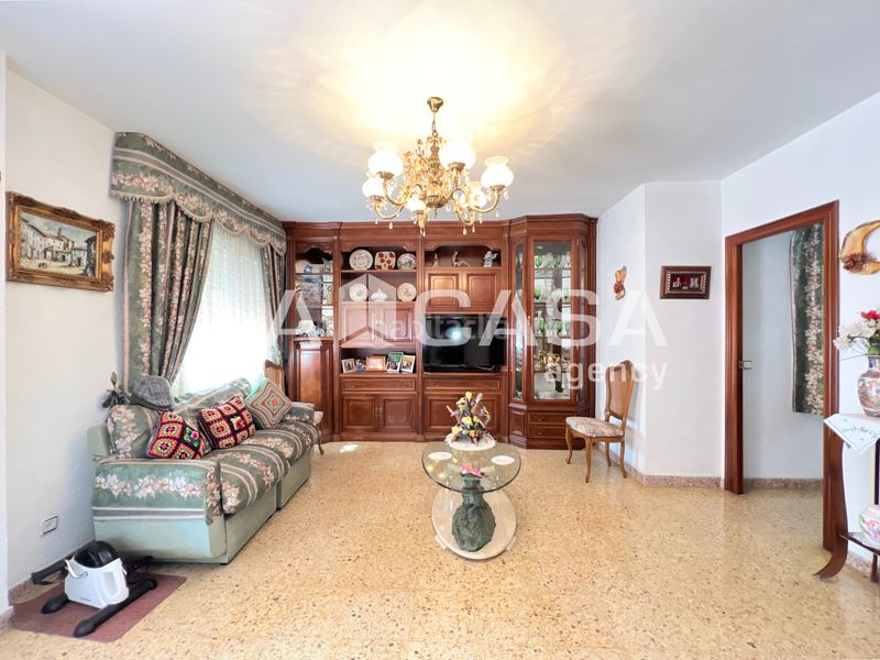 Foto 6869338a-e943-424f-8dbd-b2aca658ce53. Àtic a Llefià Badalona