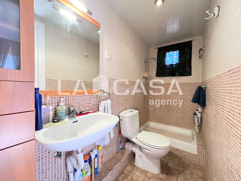 Foto 9899679b-e922-471a-aeb3-ee5a4038d33a. Àtic a Llefià Badalona