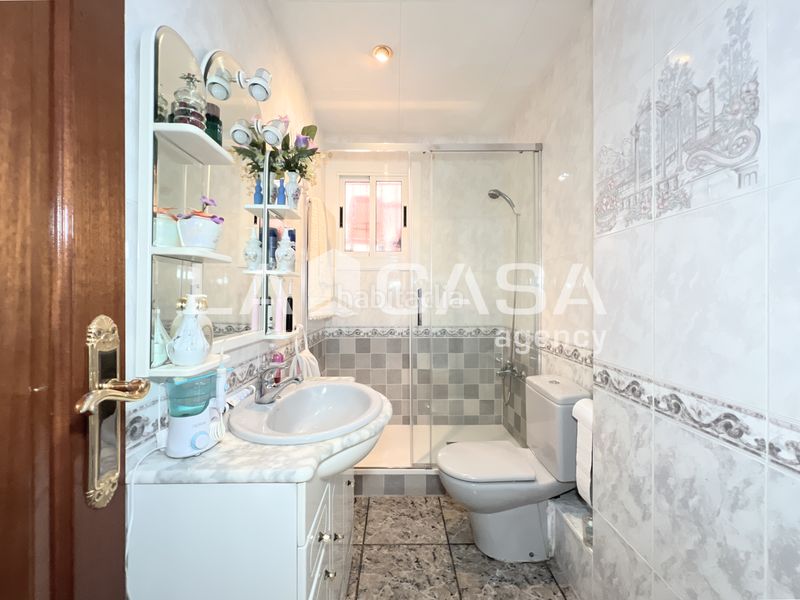 Foto b4c52367-9591-4440-ab95-a4bf58c5e3a5. Àtic a Llefià Badalona