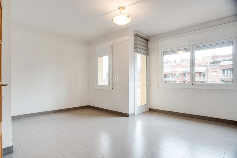 Foto 0a43d570-baed-4e56-9207-4ff505a20458. Pis a Llefià Badalona