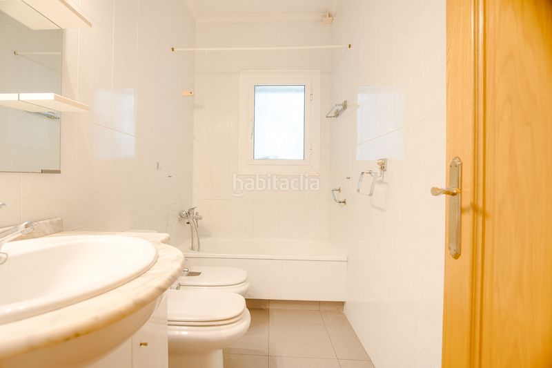 Foto 0fe32338-17b0-4d9d-833c-5c7bf1aaeeaa. Pis a Llefià Badalona