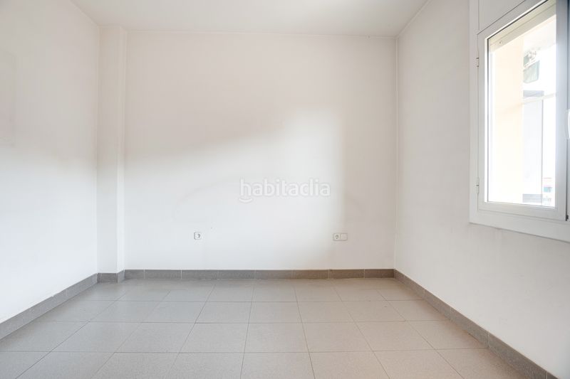 Foto b9f044e5-2e0d-46fa-9f5c-ad584957d562. Pis a Llefià Badalona