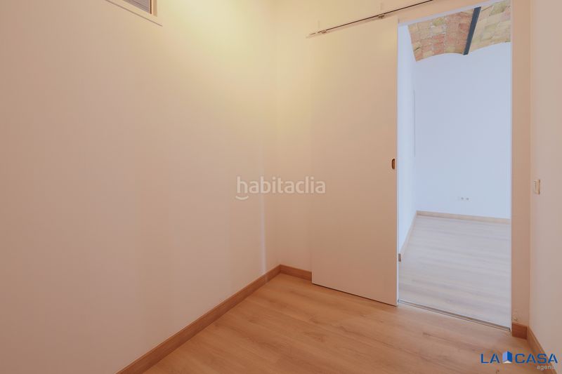 Foto 4faca556-f181-42eb-9a7e-2341fd7a5880. Pis a Sants Barcelona