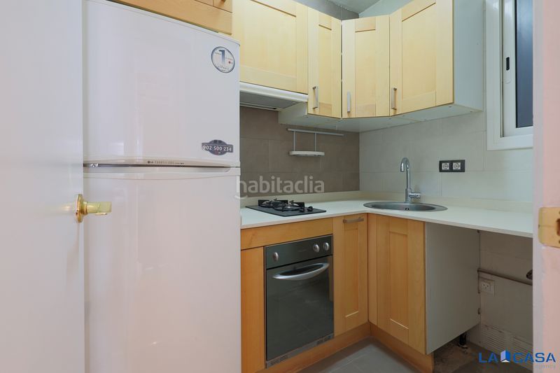 Foto a5c7f495-9420-4ba6-bbc5-d25e8b5e0832. Pis a Sants Barcelona