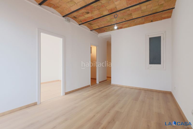 Foto c9b538f0-5d79-455c-a964-4b5ccc5760fa. Pis a Sants Barcelona