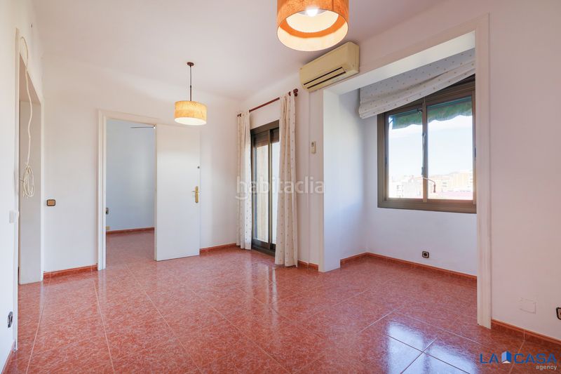 Foto 48a3d778-1a18-4ff7-9e77-5861b02883e5. Pis a Font de la Guatlla Barcelona