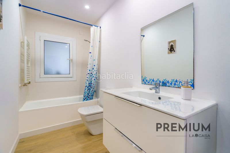 Foto 2cce636c-d0d8-49d4-b1f9-672524d74f4d. Casa amb calefacció aparcament piscina a Montmar Castelldefels