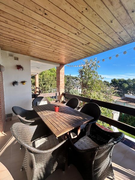 Foto 51a7cbff-a65c-4d10-a250-d428d1722404. Casa amb calefacció aparcament piscina a Montmar Castelldefels