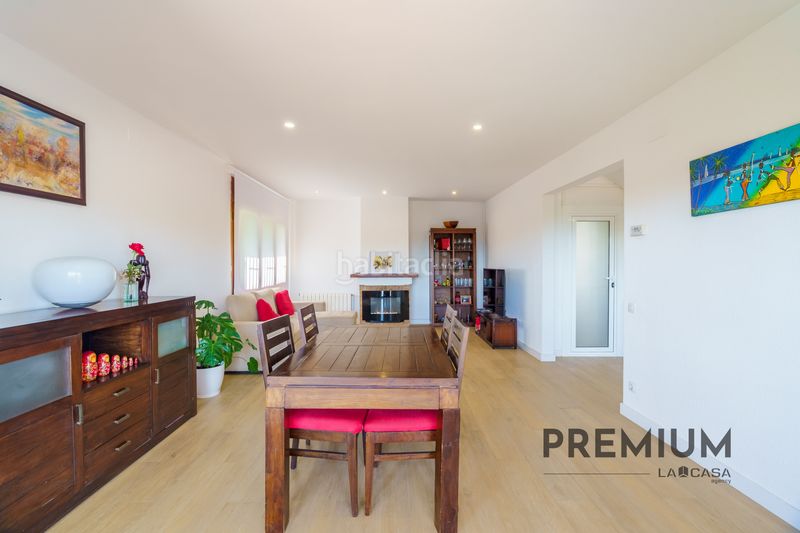 Foto a7c5f8a0-07e0-4ef5-b0ab-3de7aa7659f0. Casa amb calefacció aparcament piscina a Montmar Castelldefels