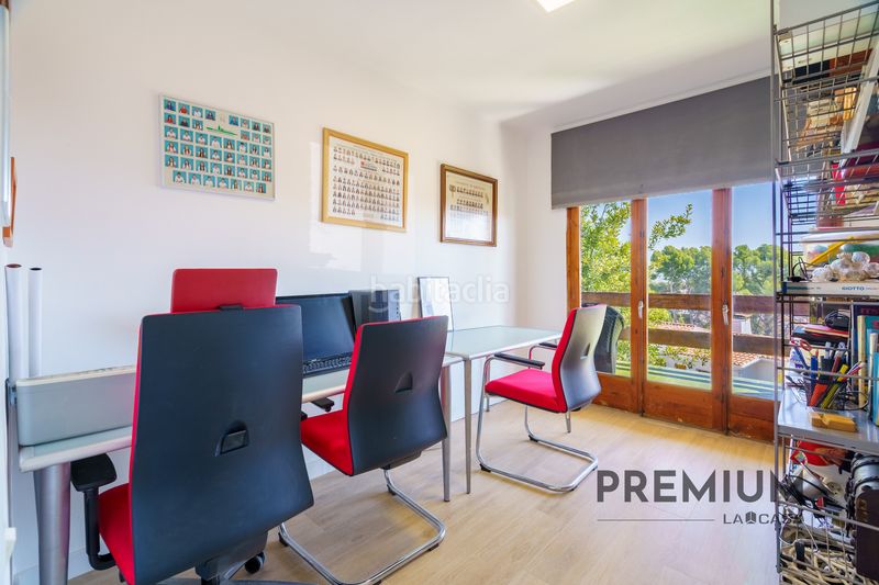 Foto be9474ff-e097-4bdf-b27e-768d9914462f. Casa amb calefacció aparcament piscina a Montmar Castelldefels