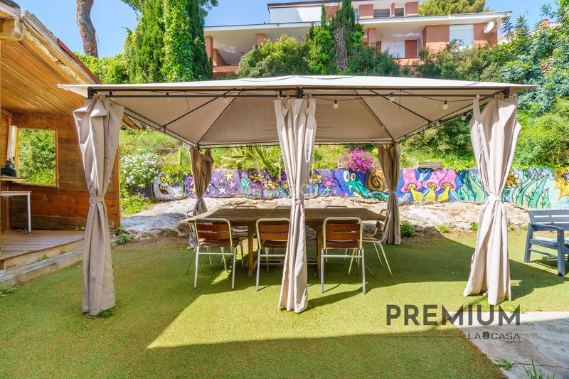 Foto e1f0bb44-7c4d-40a3-af2e-38fa2610c9e3. Casa amb calefacció aparcament piscina a Montmar Castelldefels