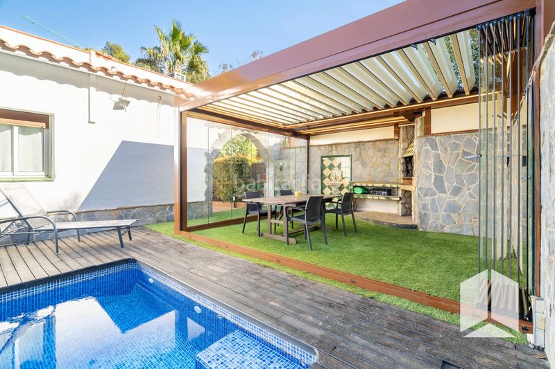 Foto 27a345d3-b701-42f8-8e1c-790864e53096. Casa amb aparcament a Bellamar Castelldefels