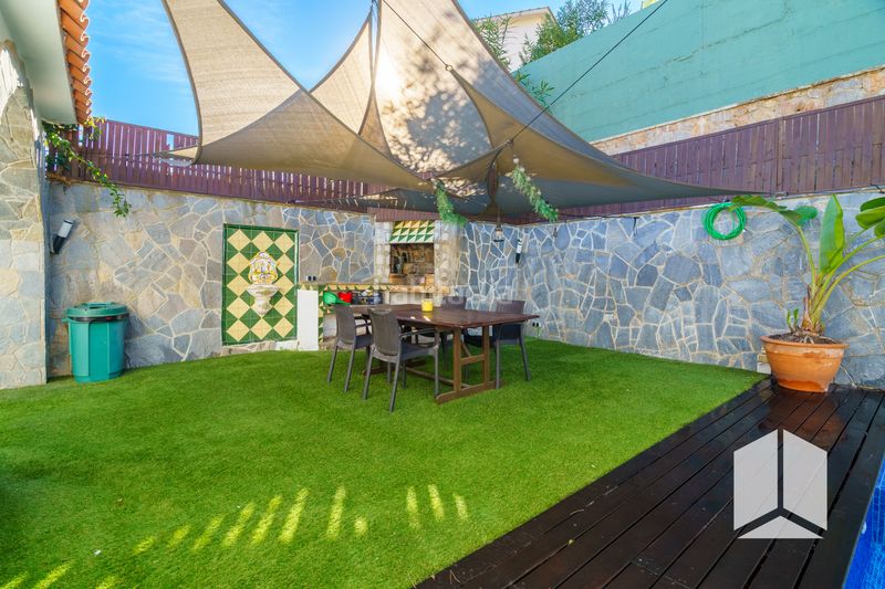 Foto 30d8923c-1007-4ae1-9409-118ed17946fd. Casa amb aparcament a Bellamar Castelldefels