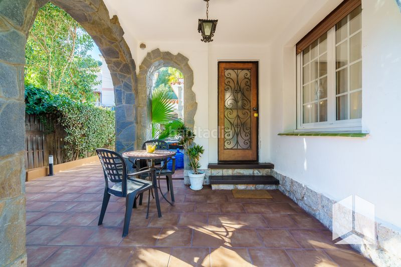 Foto d9542d68-e279-40b8-9fd6-afb2d63a1ddc. Casa amb aparcament a Bellamar Castelldefels