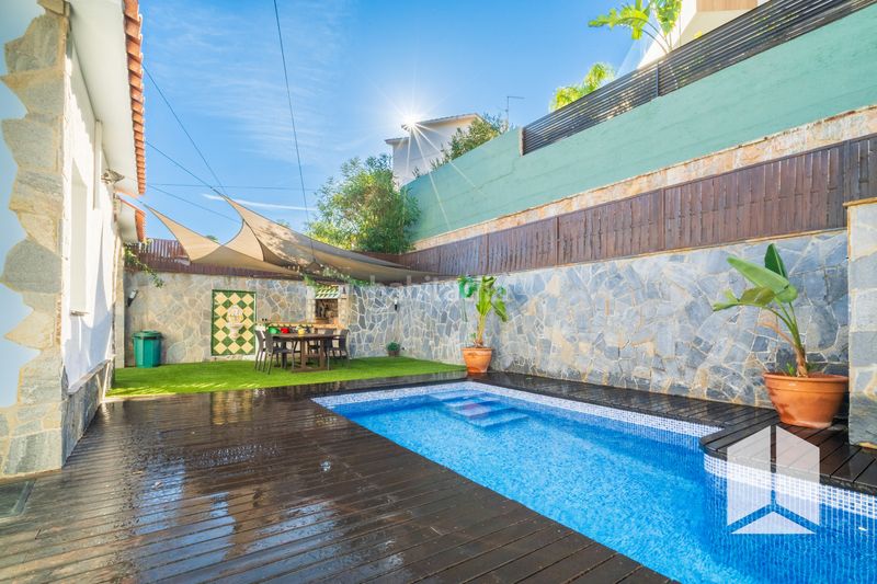 Foto fcb750a3-e224-4dd8-a67b-125ce9fbcdf7. Casa amb aparcament a Bellamar Castelldefels