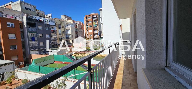 Foto 31938b0c-a597-4da1-9b7f-2e2a9c14a143. Pis a Prosperitat Barcelona